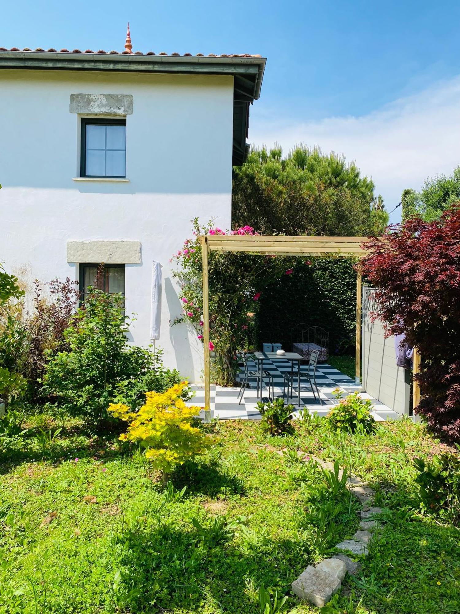 La Bastide De Guiche Entre Ocean Et Montagnes 아파트 외부 사진